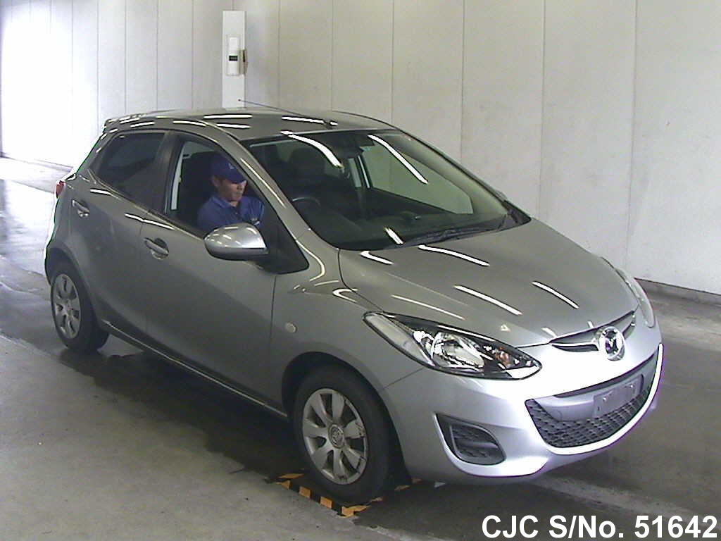 Mazda demio 2012