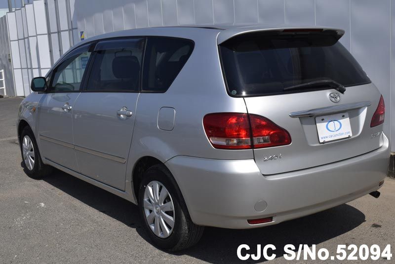 Toyota ipsum 2001 год
