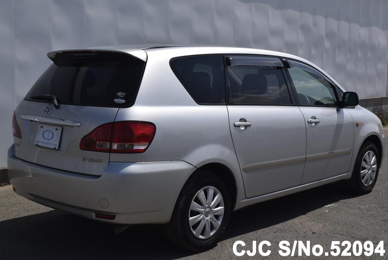 Toyota ipsum 2001 год