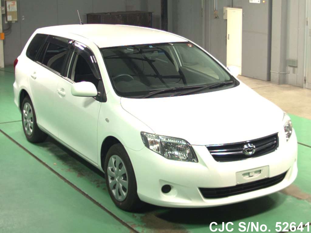 Toyota corolla fielder 2011