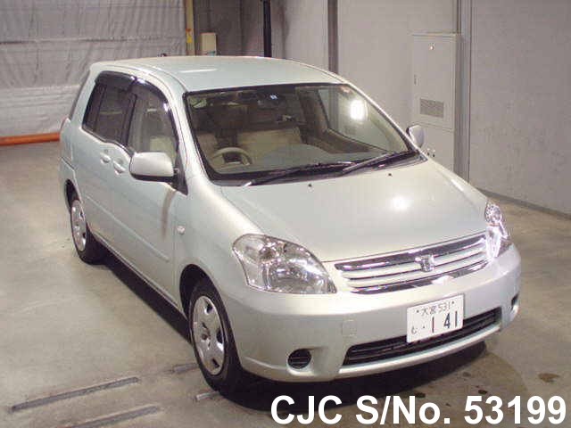 Toyota raum 2006