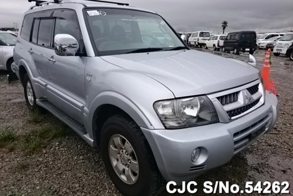 2004 Mitsubishi / Pajero Stock No. 54262