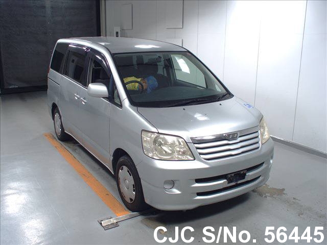 Toyota noah 2002