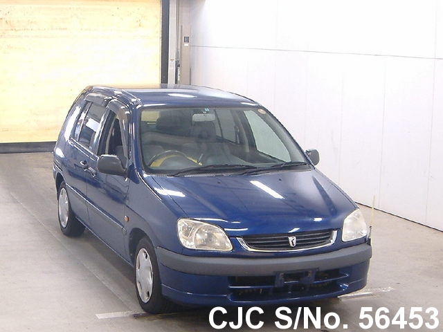 Toyota raum 2000