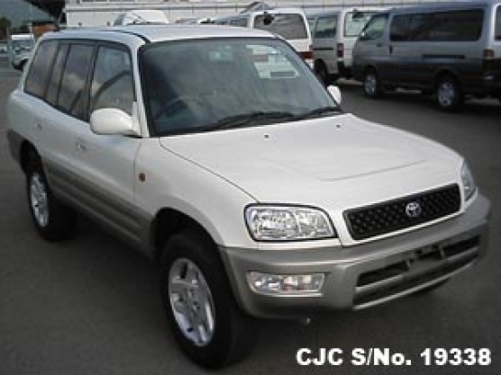 2000 Toyota Rav4 Pearl for sale | Stock No. 19338 | Japanese Used Cars ...