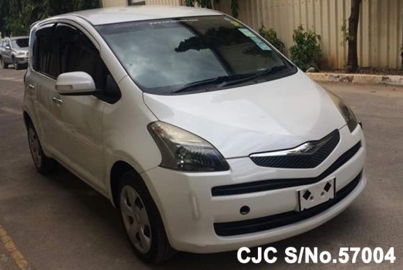 2007 Toyota / Ractis Stock No. 57004