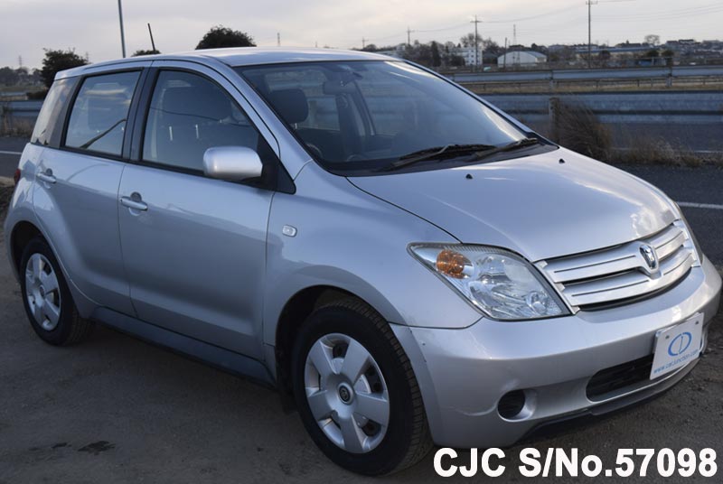 Toyota ist 2003