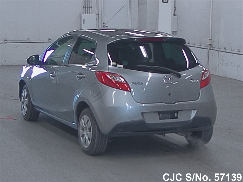 Mazda demio клиренс
