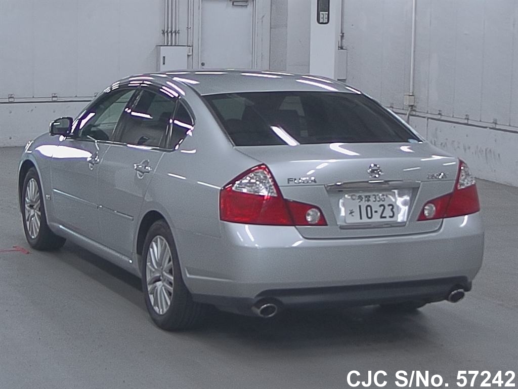 Nissan fuga 2005