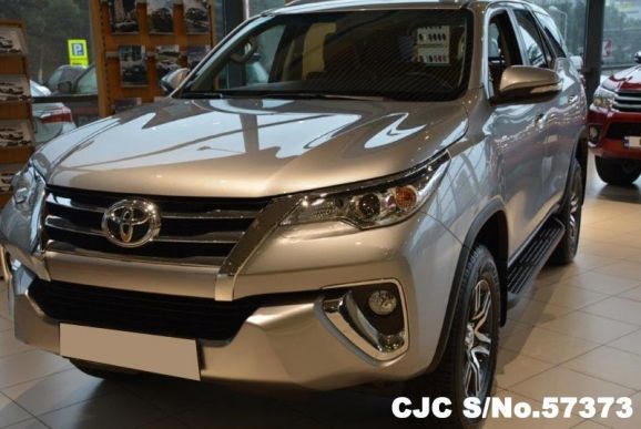 2017 Toyota / Fortuner Stock No. 57373