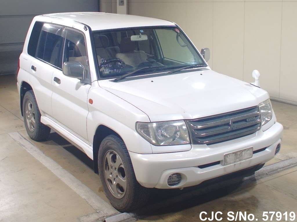 Mitsubishi pajero io 2001