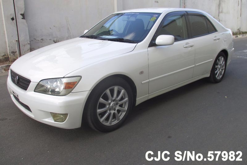 Toyota altezza stock