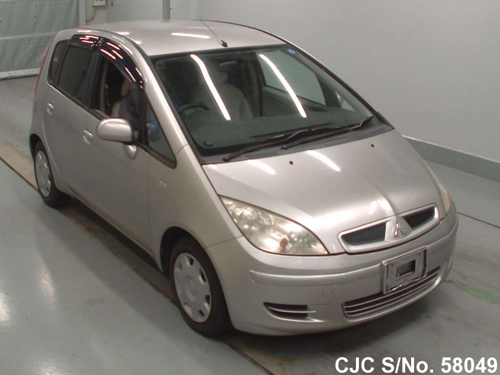 Mitsubishi colt 2003 года