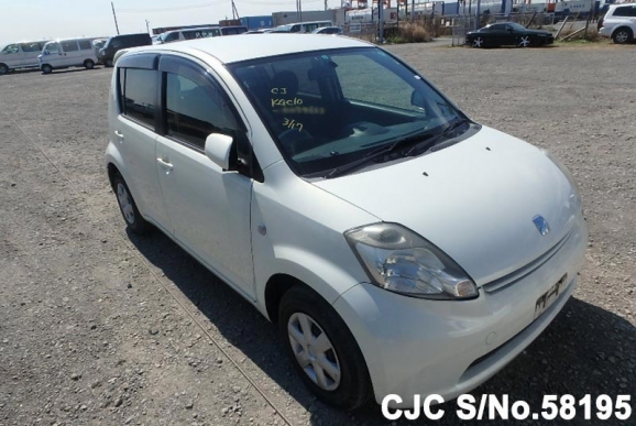 2005 Toyota / Passo Stock No. 58195