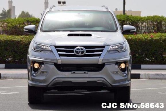 2017 Toyota / Fortuner Stock No. 58643