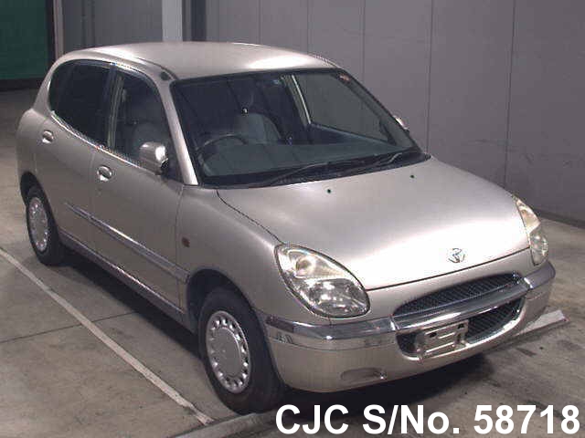 Toyota duet 2000