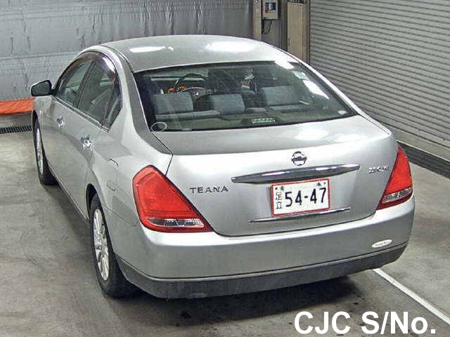 Nissan teana 2004