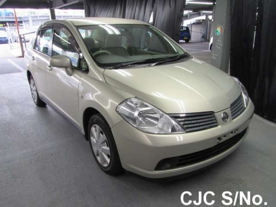 2005 Nissan / Tiida Latio Stock No. 59793
