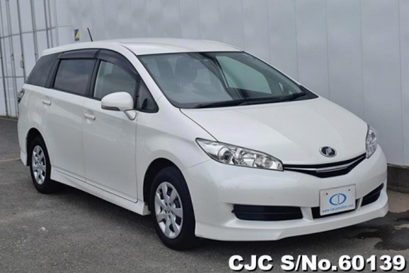 Toyota wish белый