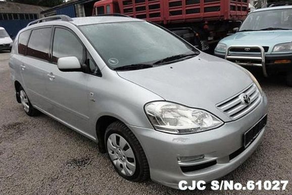 2001 Toyota / Avensis Stock No. 61027