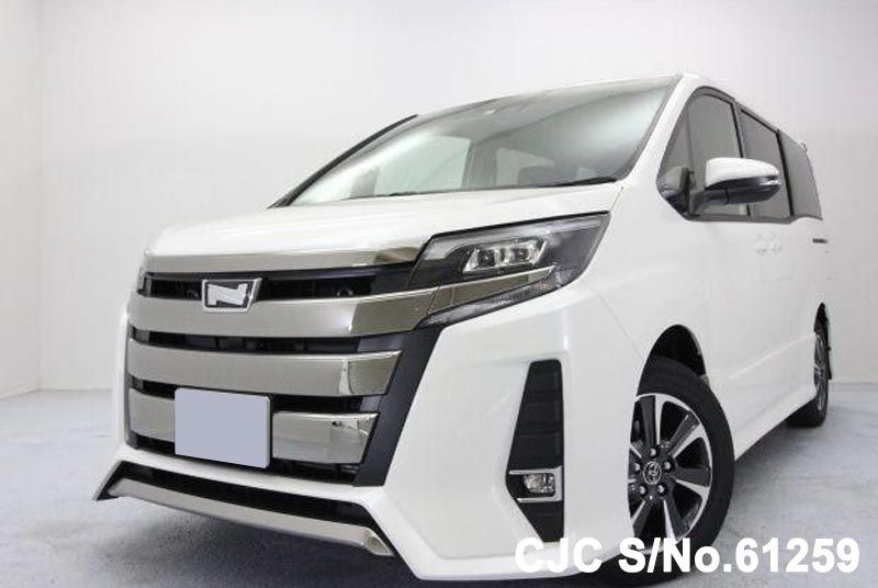 Toyota noah 2017 комплектации