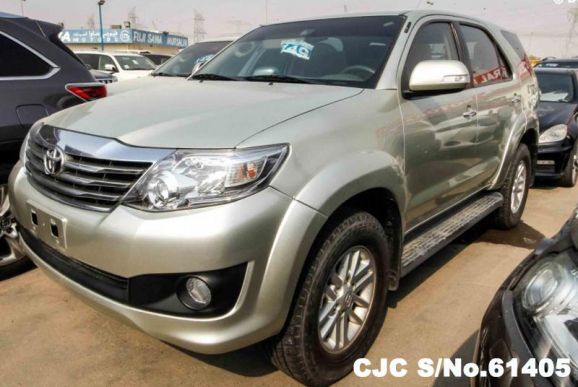2013 Toyota / Fortuner Stock No. 61405
