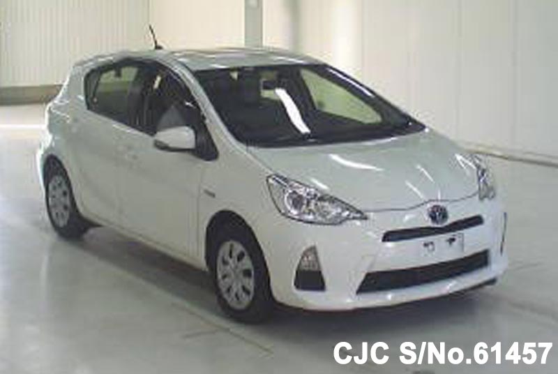 Toyota aqua объем багажника