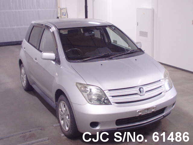 Toyota ist 2004