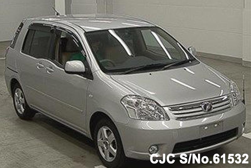 Toyota raum 2008