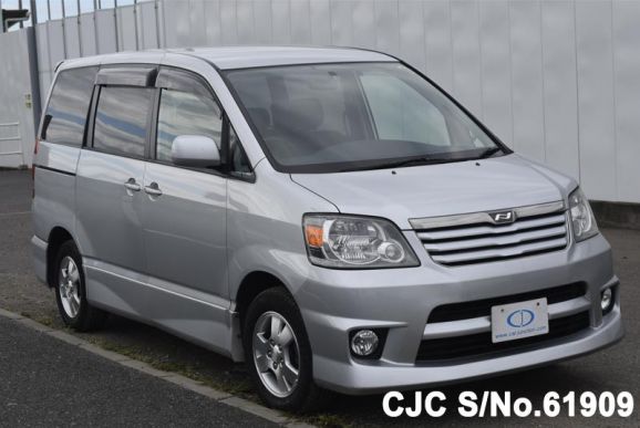 Toyota noah 2002