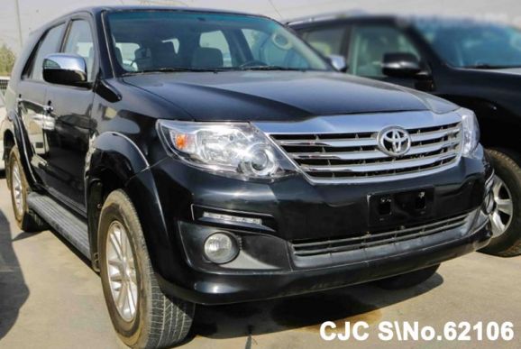 2015 Toyota / Fortuner Stock No. 62106