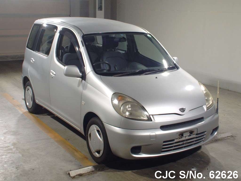 Toyota funcargo обзор
