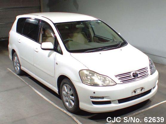 2004 Toyota / Ipsum Stock No. 62639
