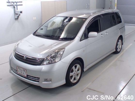 2004 Toyota Isis Silver for sale | Stock No. 62640 | Japanese Used