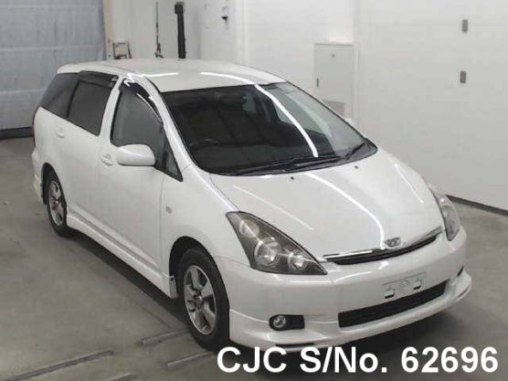 2004 Toyota / Wish Stock No. 62696
