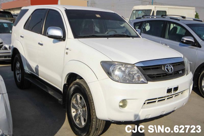 Toyota fortuner 2006 год