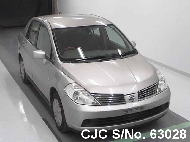 Nissan latio 2006