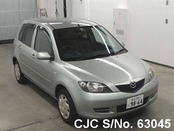 2004 Mazda / Demio Stock No. 63045