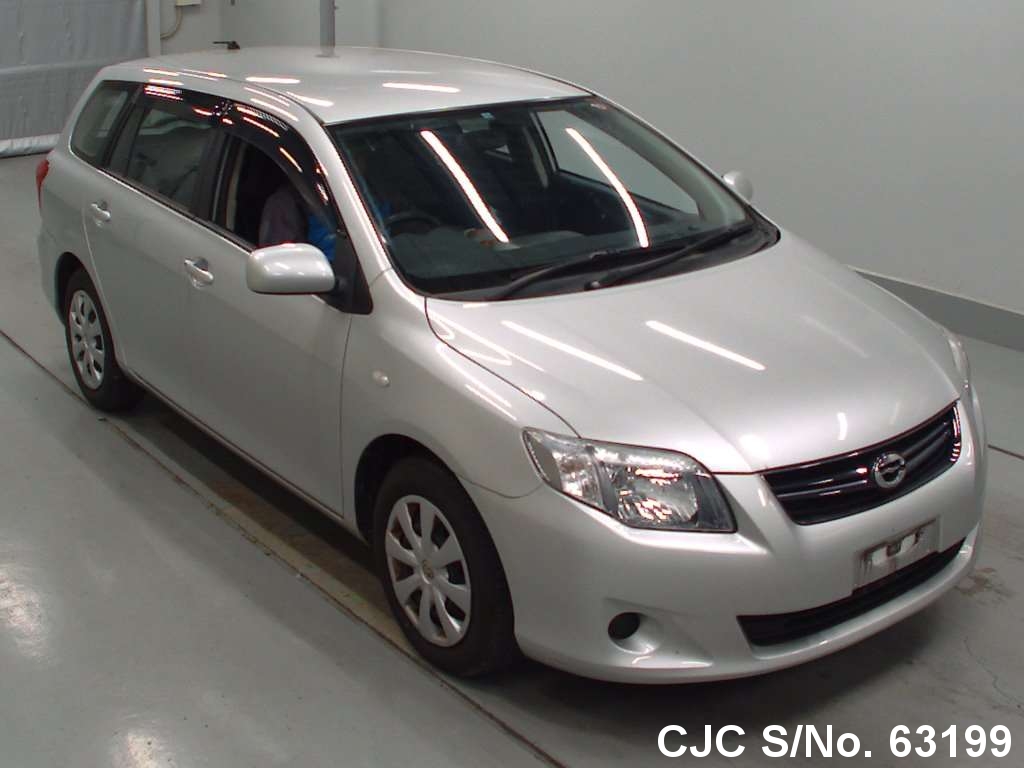 Toyota corolla fielder 2011