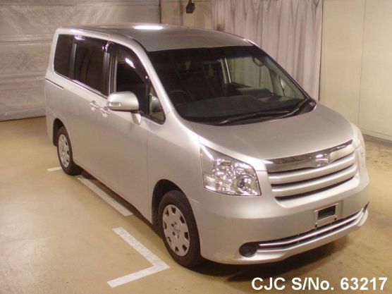 2008 Toyota / Noah Stock No. 63217
