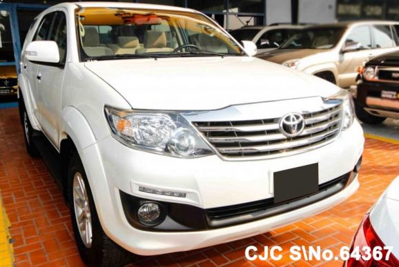 2015 Toyota / Fortuner Stock No. 64367