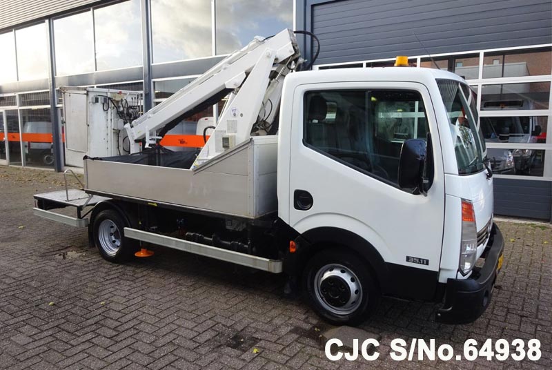 Nissan cabstar 2009