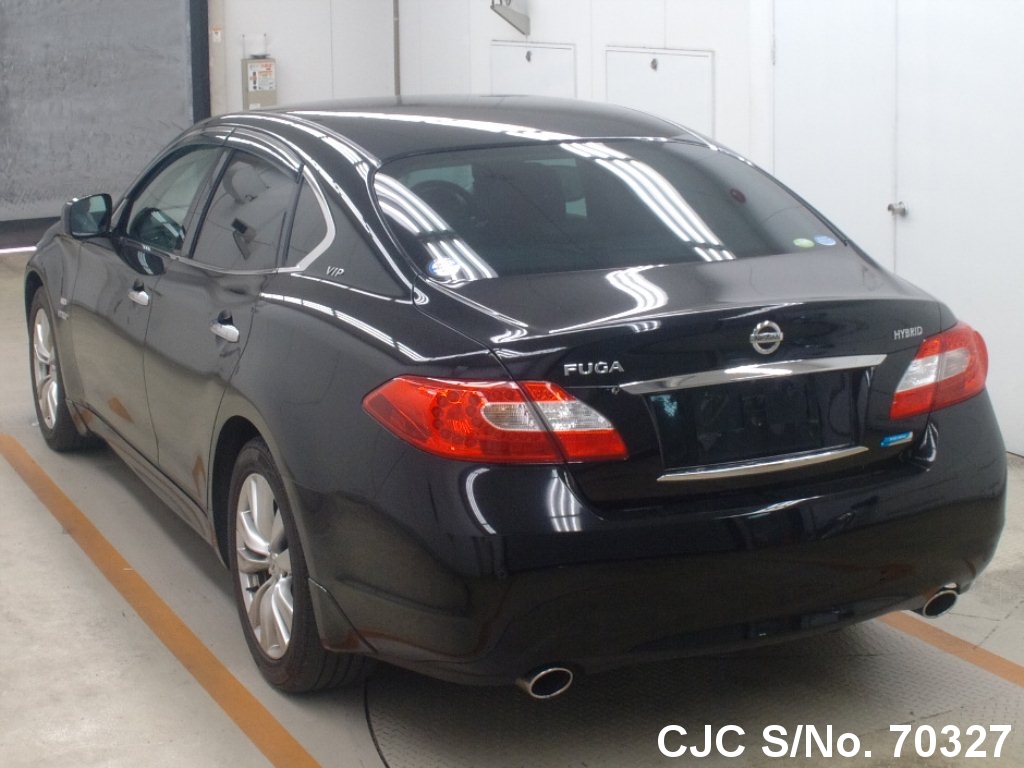 Nissan fuga 2011