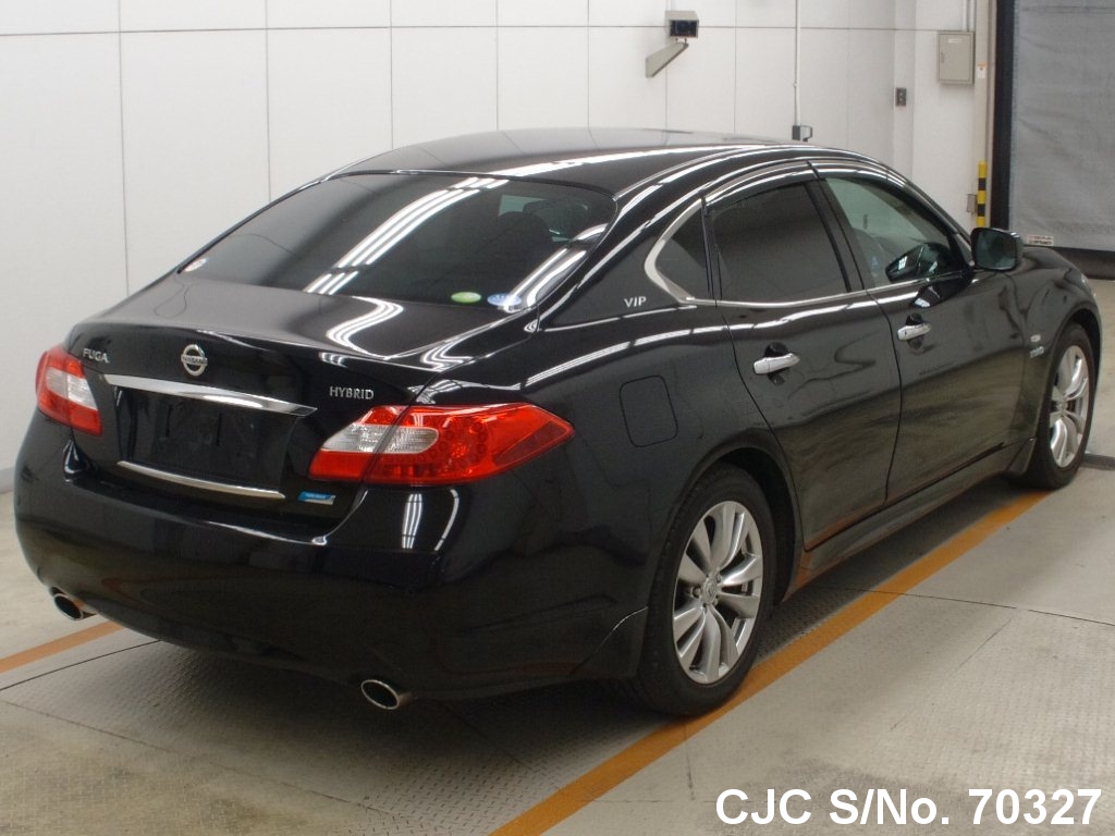 Nissan fuga 2011