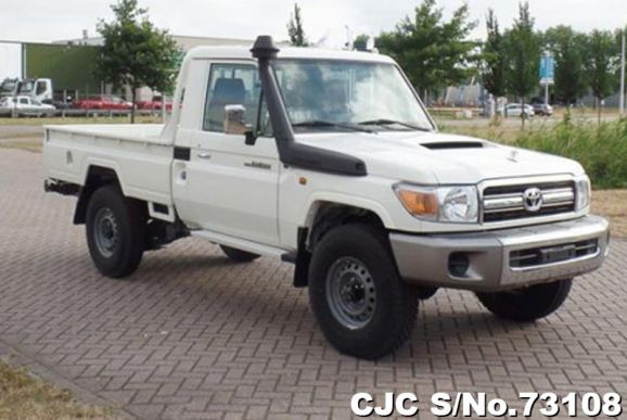 2017 Toyota / Land Cruiser Stock No. 73108