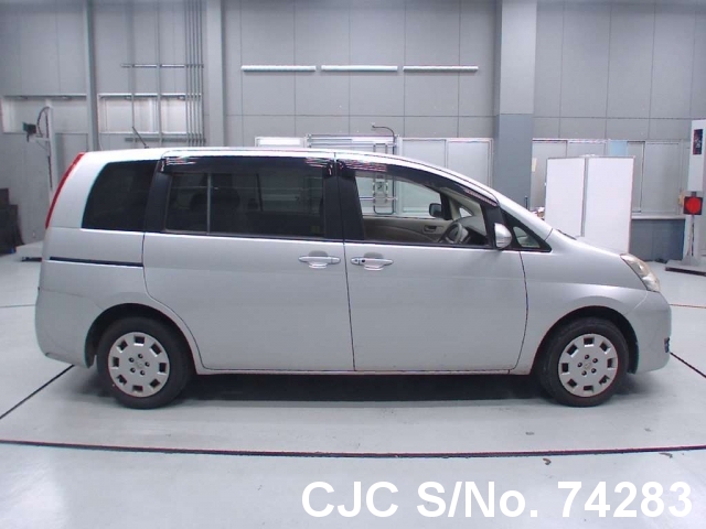 Toyota isis 2010 характеристики Toyota isis 2010 характеристики