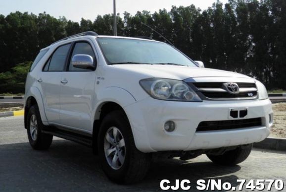 2007 Toyota / Fortuner Stock No. 74570