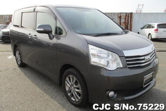 2013 Toyota / Noah Stock No. 75229