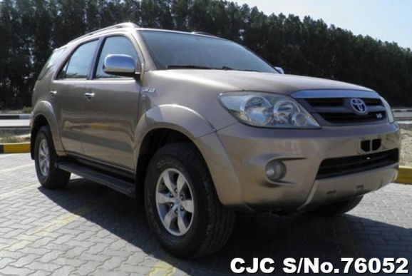 2006 Toyota / Fortuner Stock No. 76052