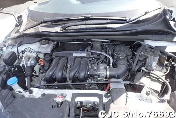 2016 Honda Vezel Hybrid Pearl White For Sale Stock No